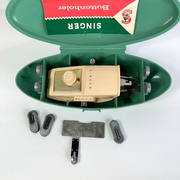 Singer Buttonholer in Case with Cams - Picture 5 of 16
